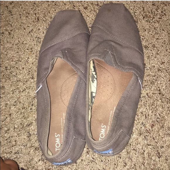 Toms - Picture 2 of 3